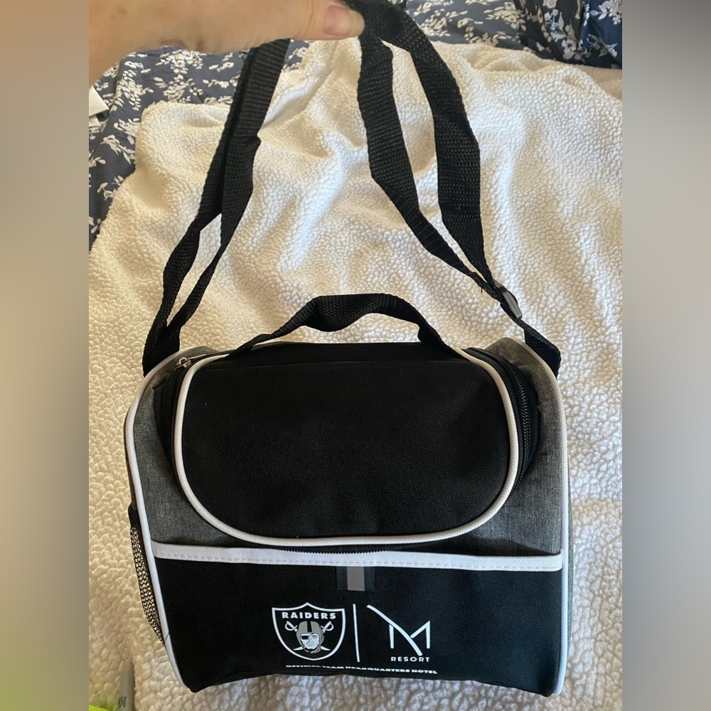 NFL Raiders/M Resort : Brand New but no tags insulated tote bag cooler